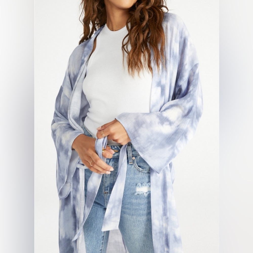 JustFab Blue Watercolor Kimono Top size XS/S - Picture 6 of 9
